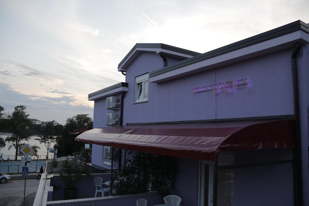 Aparthotel Viola Pjescana Uvala Buitenkant foto