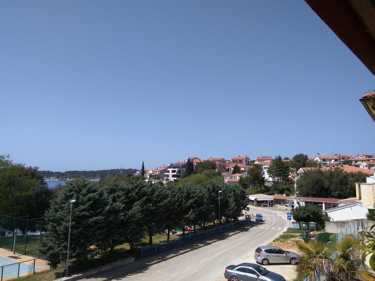 Aparthotel Viola Pjescana Uvala Buitenkant foto