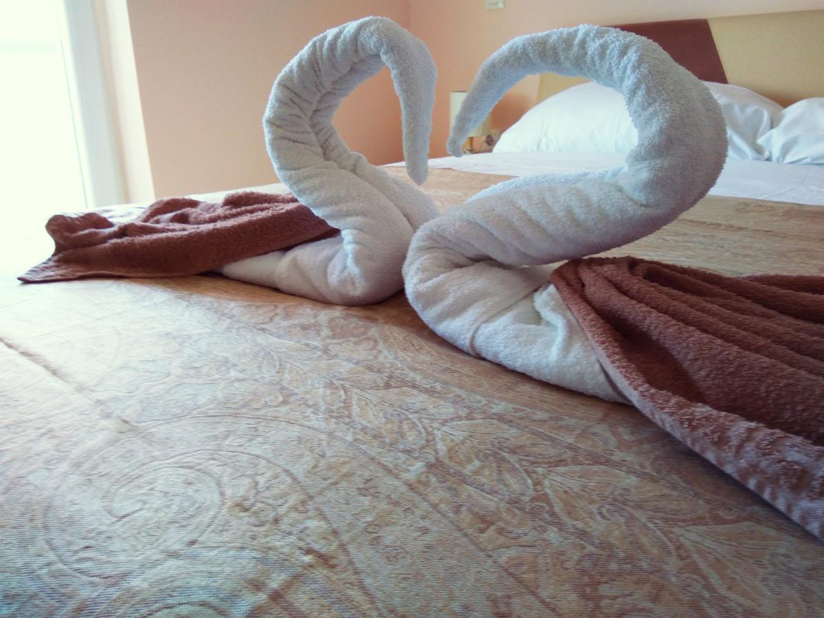 Aparthotel Viola Pjescana Uvala Buitenkant foto