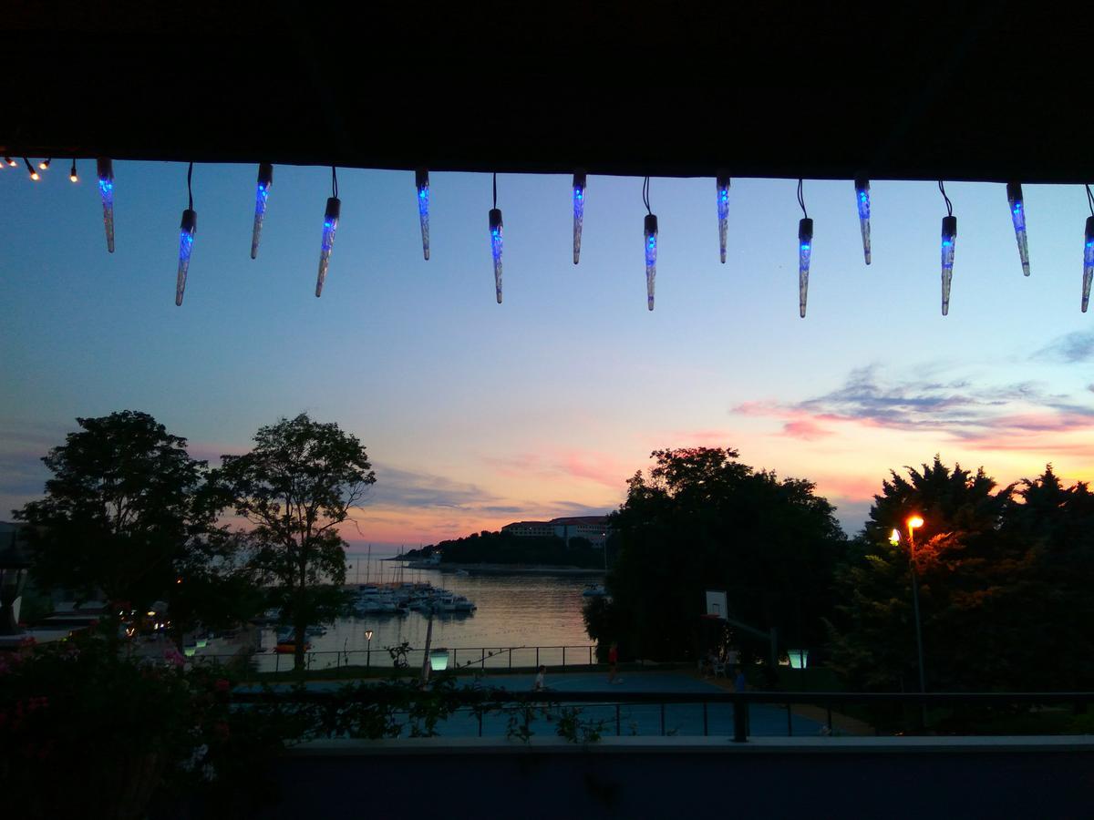 Aparthotel Viola Pjescana Uvala Buitenkant foto
